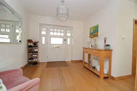 38 Hayes Way, Beckenham, BR3 6RL