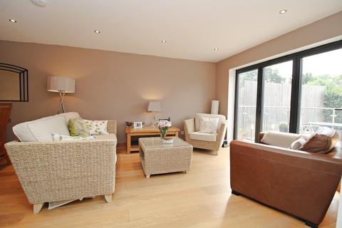 38 Hayes Way, Beckenham, BR3 6RL