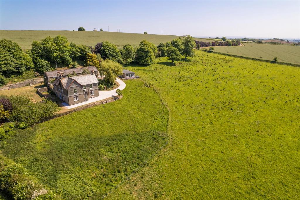 Saltash PL12 5 bed detached house for sale £700,000