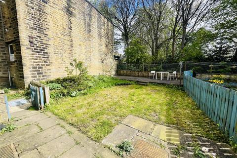 2 bedroom terraced house for sale, Quarmby Road, Huddersfield HD3