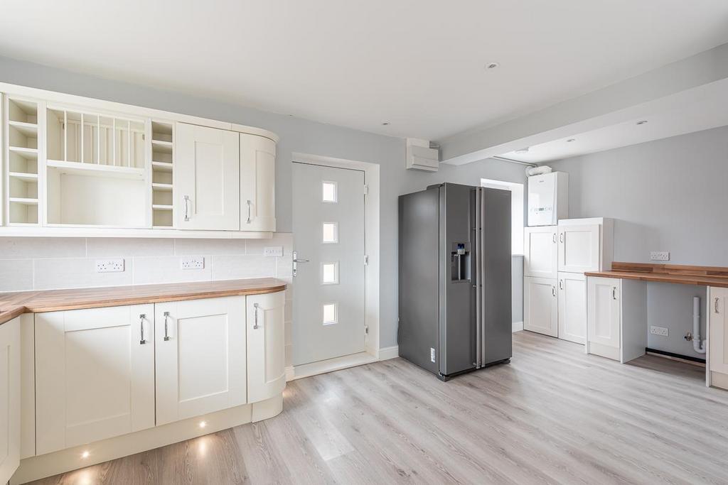 Dining kitchen