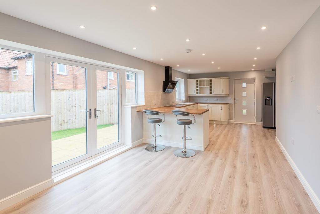 Dining kitchen