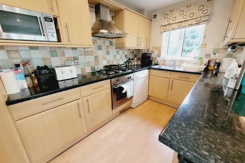 2 bedroom apartment for sale, Kings Court, Huddersfield HD1