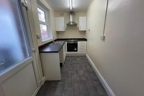 2 bedroom terraced house to rent - Harrison Road, Leicester