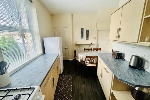 2 bedroom end of terrace house for sale - Grasscroft Road, Huddersfield HD1