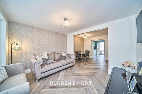 30 Benets Road, Hornchurch, RM11 3PU