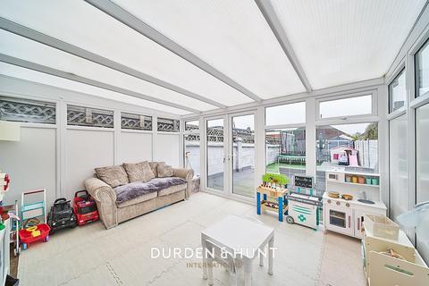 30 Benets Road, Hornchurch, RM11 3PU