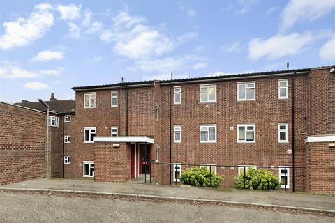 29 Hucknall Close, Romford, RM3 9QS
