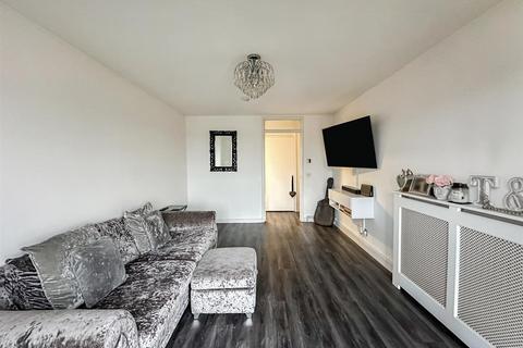 29 Hucknall Close, Romford, RM3 9QS
