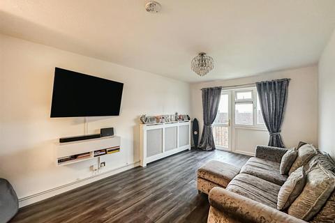 29 Hucknall Close, Romford, RM3 9QS