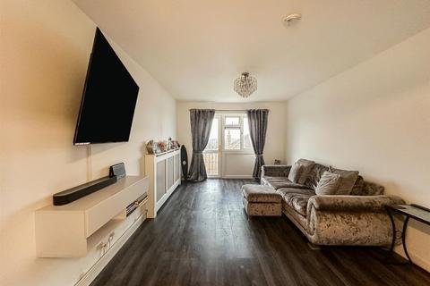 29 Hucknall Close, Romford, RM3 9QS