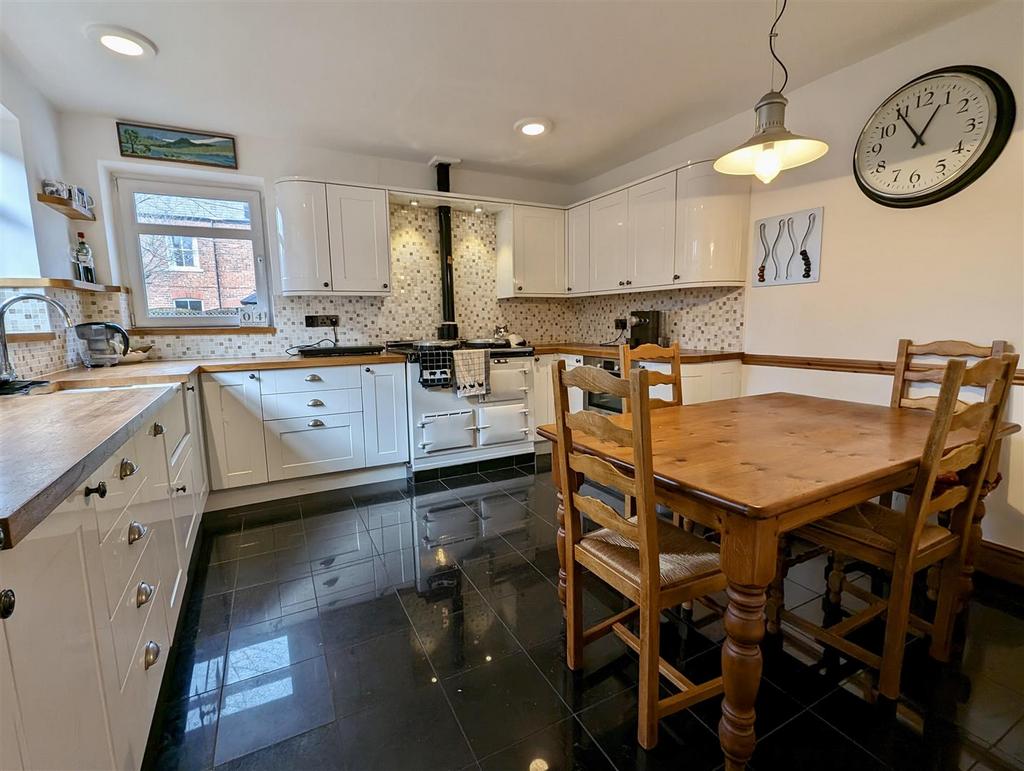 Ansdell Road North, Ansdell, Lytham St Annes 4 bed semidetached house