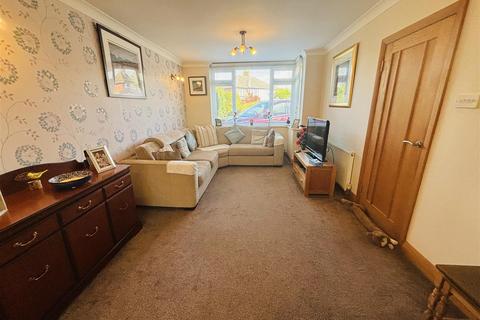 4 bedroom semi-detached house for sale, Murcott Road East, Whitnash, Leamington Spa