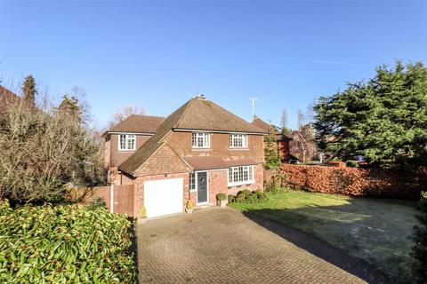 2 Chesilton Crescent, Church Crookham, Fleet, GU52 6NZ