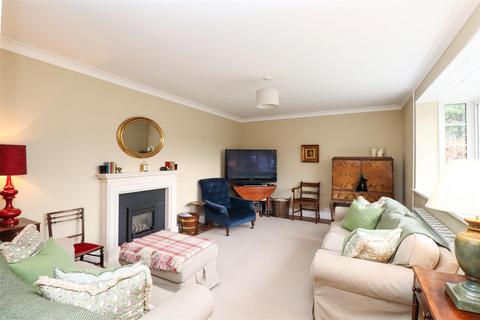 2 Chesilton Crescent, Church Crookham, Fleet, GU52 6NZ