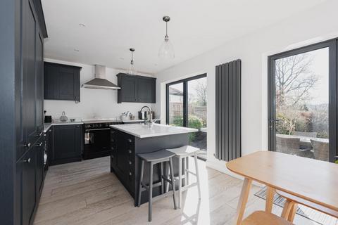 15 Monks Green, Fetcham, Leatherhead, KT22 9TL