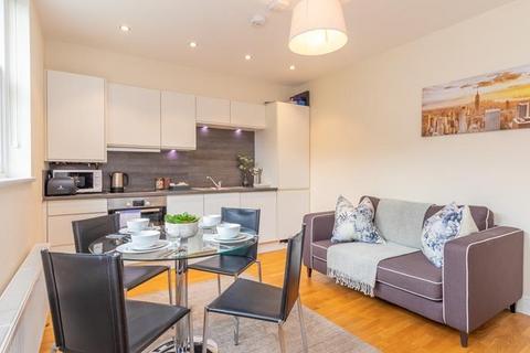 2 bedroom apartment to rent, Hamlet Gardens, London W6