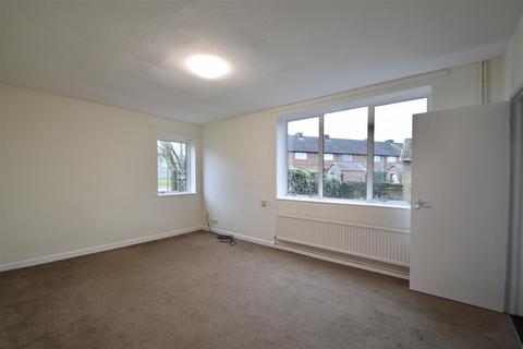 3 bedroom end of terrace house for sale, Carswell Circle, Upper Heyford