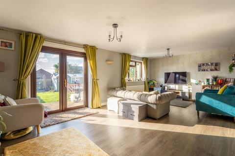 208 Allison Road, Bristol, BS4 4NZ