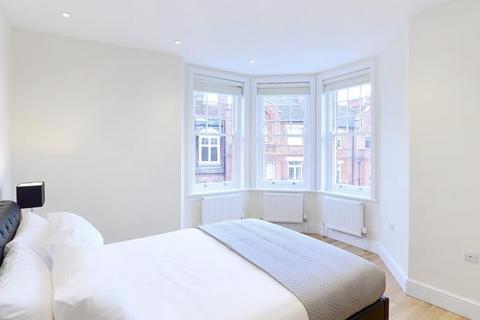 2 bedroom apartment to rent, Hamlet Gardens, London W6