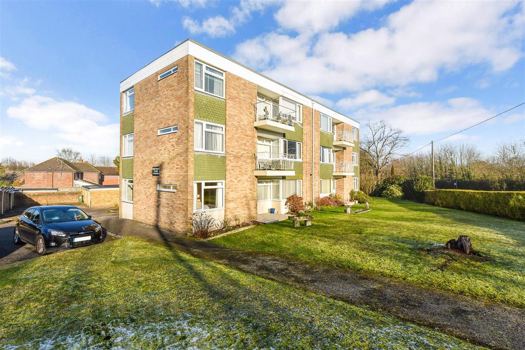 Winchester Road, Andover 2 bed apartment for sale £275,000