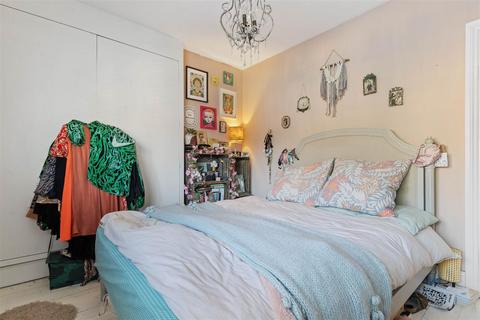 28 Fieldway, Haslemere, GU27 2AX