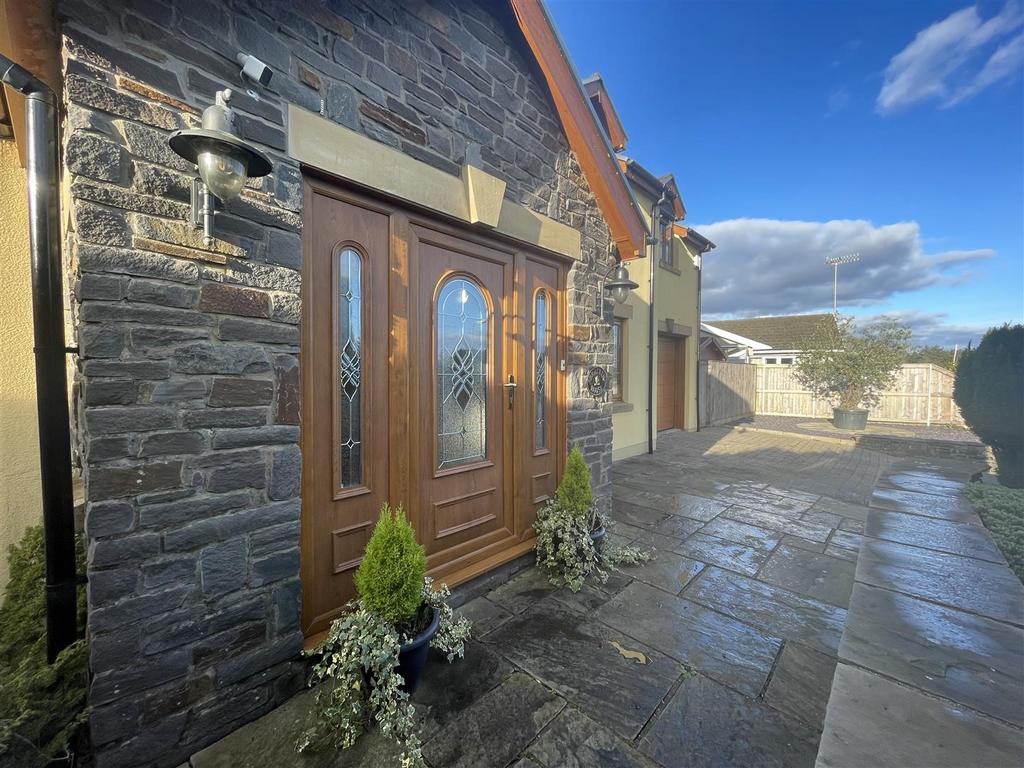 Heol Y Nant, Llanelli SA14 4 bed detached house for sale £485,000