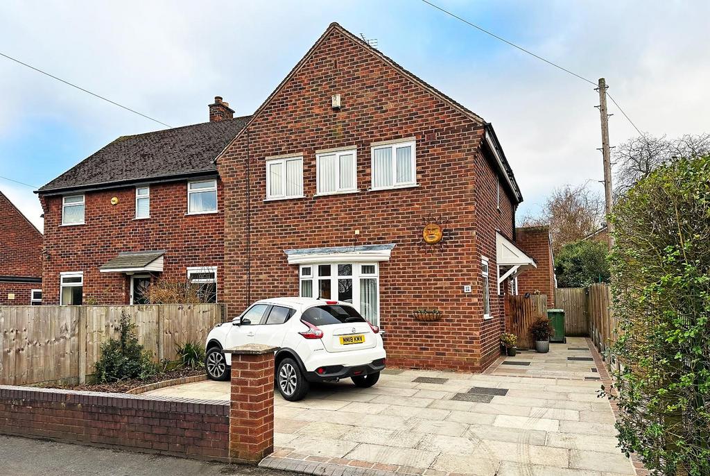 Mainwood Road, Timperley 3 bed semidetached house for sale £465,000