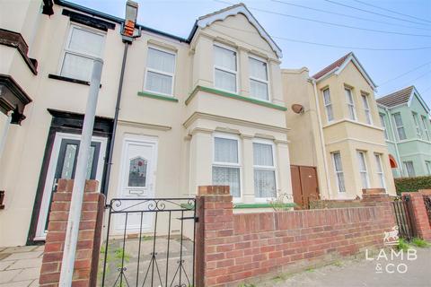 5 bedroom semi-detached house for sale, Priory Road, Clacton-On-Sea CO15