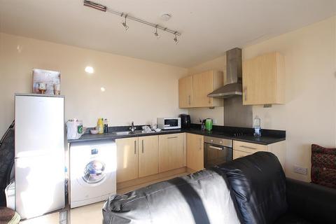 1 bedroom apartment for sale, Canalside Gardens, Southall UB2