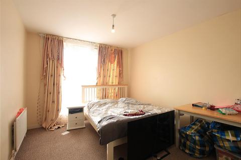1 bedroom apartment for sale, Canalside Gardens, Southall UB2