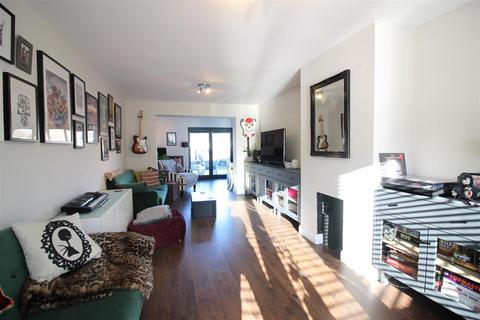 152 Carters Mead, Harlow, CM17 9EU