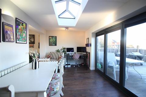 152 Carters Mead, Harlow, CM17 9EU
