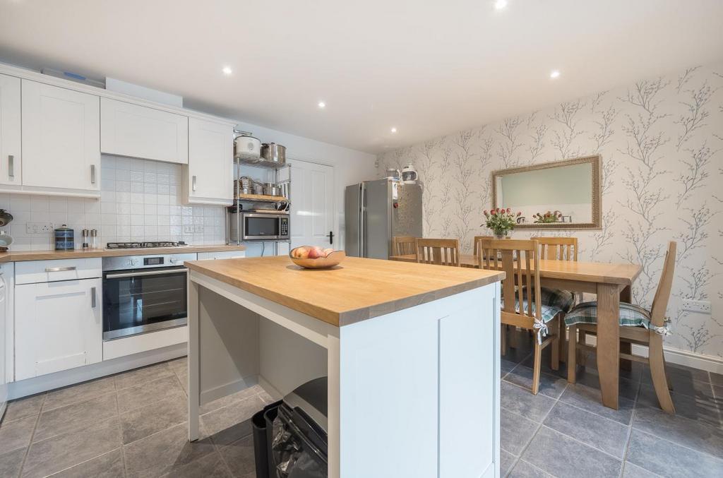 Dining kitchen