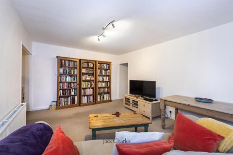 2 bedroom flat for sale, Croydon Road, Westerham