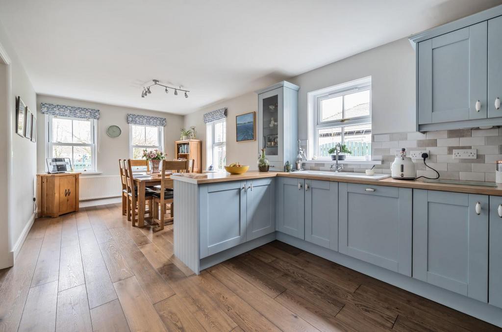 Dining kitchen
