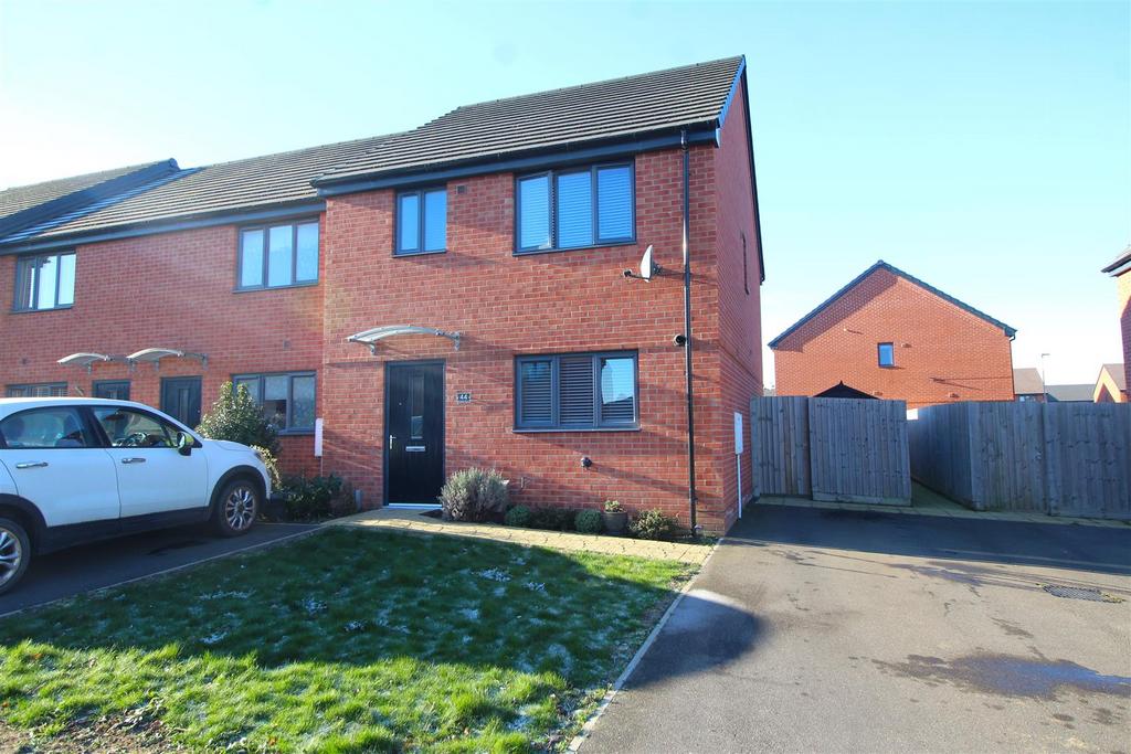 Draper Road, Peterborough 3 bed end of terrace house for sale £250,000