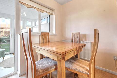 20 Jacksons Drive, Cheshunt, Waltham Cross, EN7 6HN