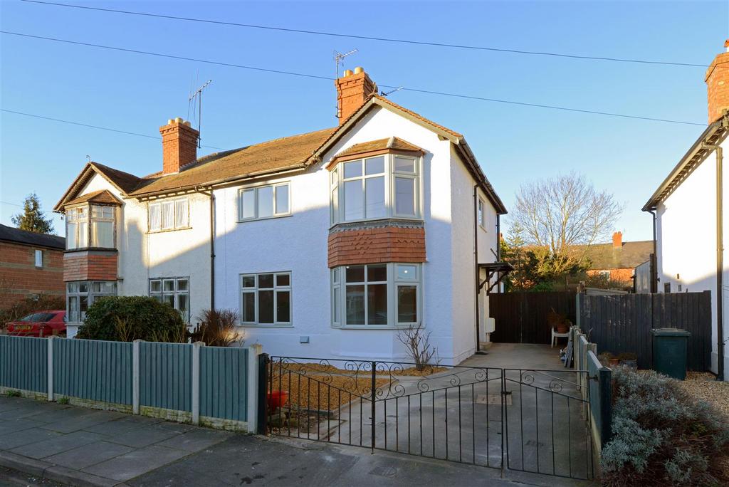 Copthorne Drive, Copthorne, Shrewsbury 3 bed semidetached house for
