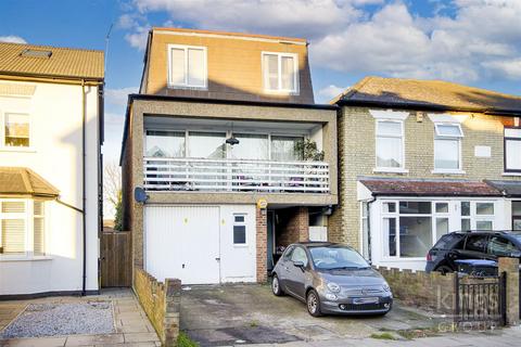 3 bedroom townhouse for sale, Derby Road, Enfield