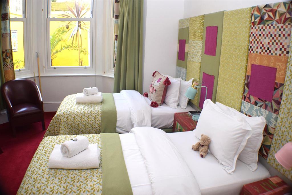 Room 10: