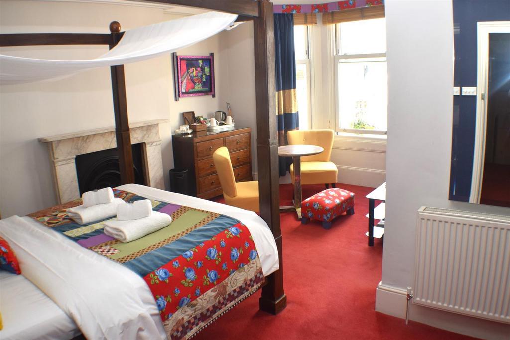 Room 7: