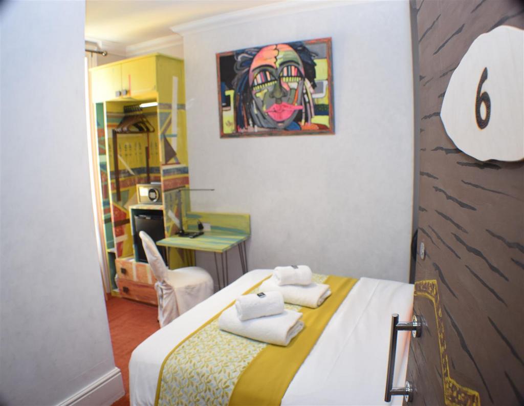 Room 6: