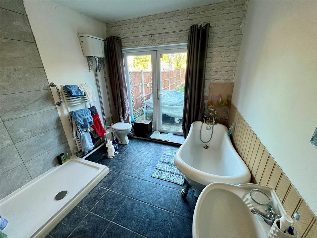 Ground floor bathroom