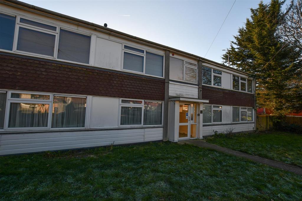 Cotlandswick, London Colney, St. Albans 1 bed flat for sale £180,000