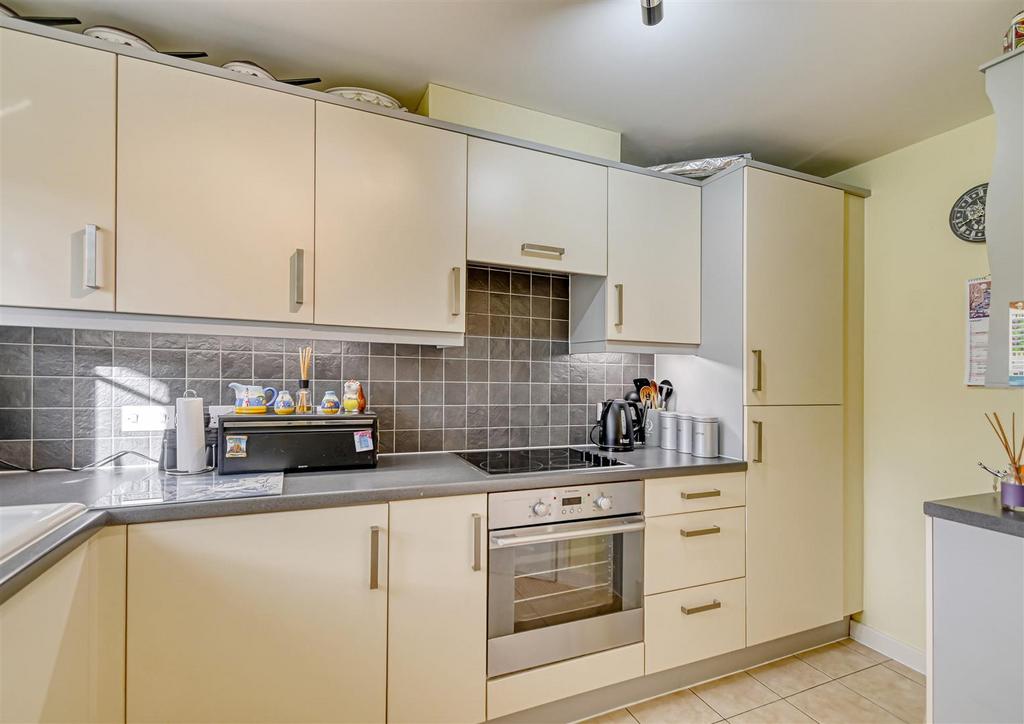 75 Rastrick Close-05.jpg