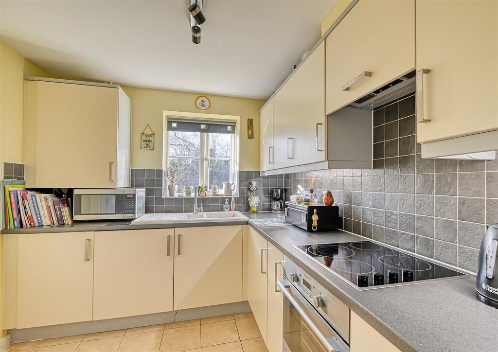 75 Rastrick Close-06.jpg