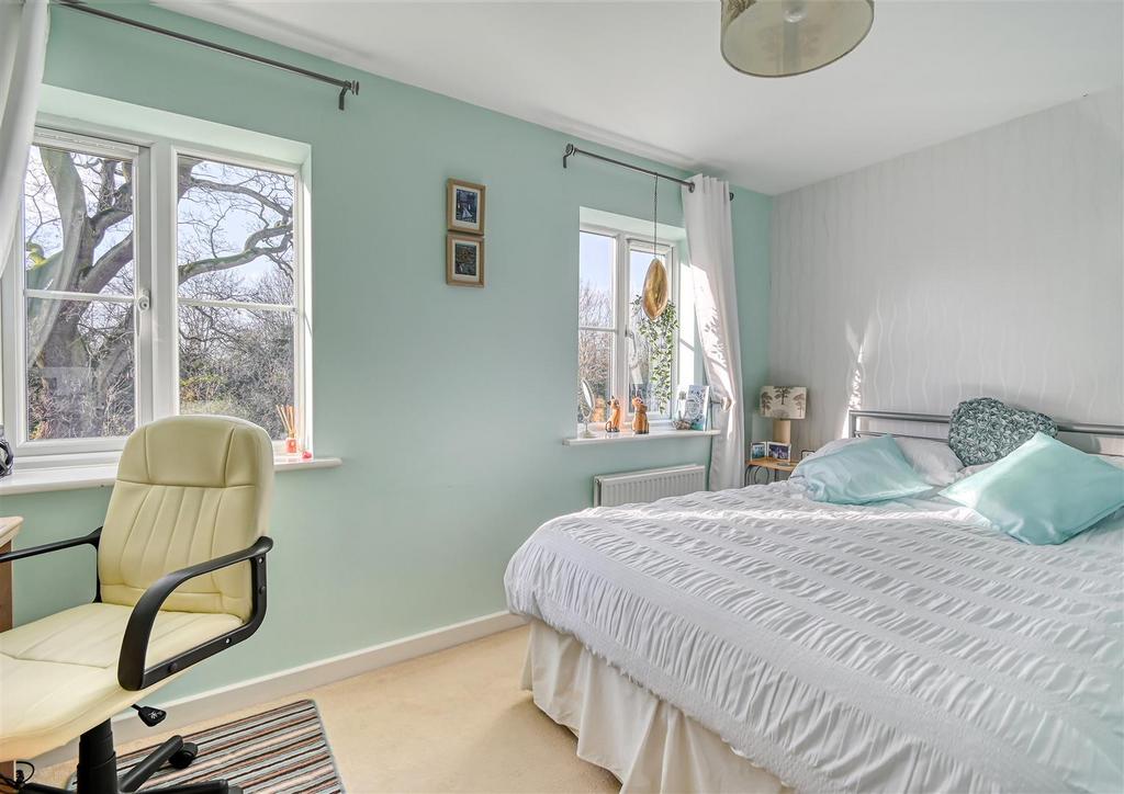 75 Rastrick Close-10.jpg