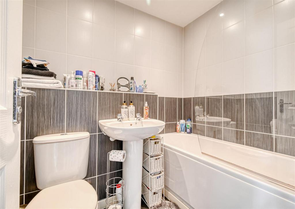 75 Rastrick Close-08.jpg