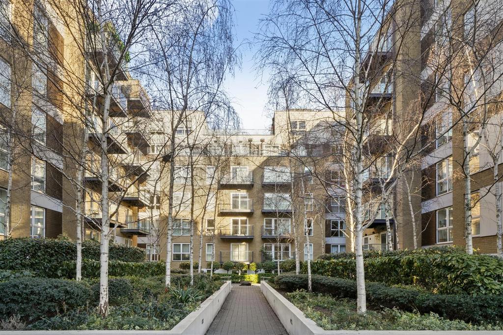 Bromyard Avenue, London W3 2 bed flat £385,000
